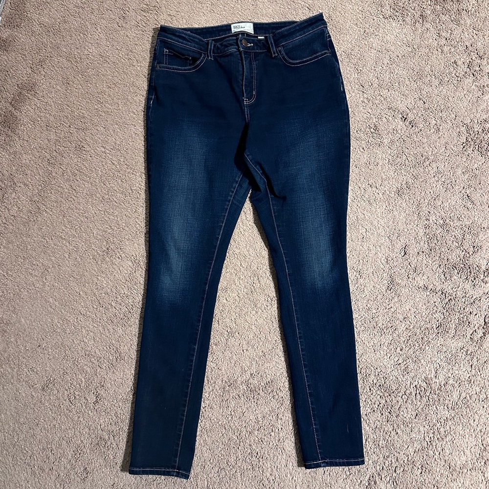 Buckle Gabby skinny dark wash jeans, size 29R